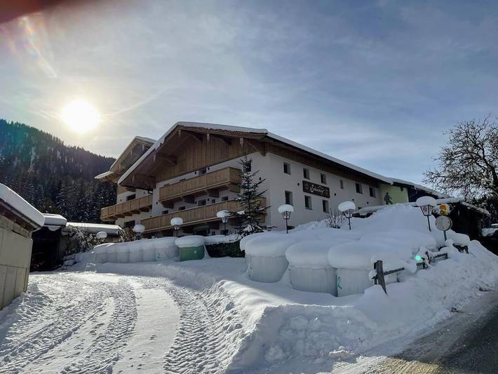Hotel für 4 Personen, mit Terrasse und Garten sowie Ausblick in Kaisergebirge - 3