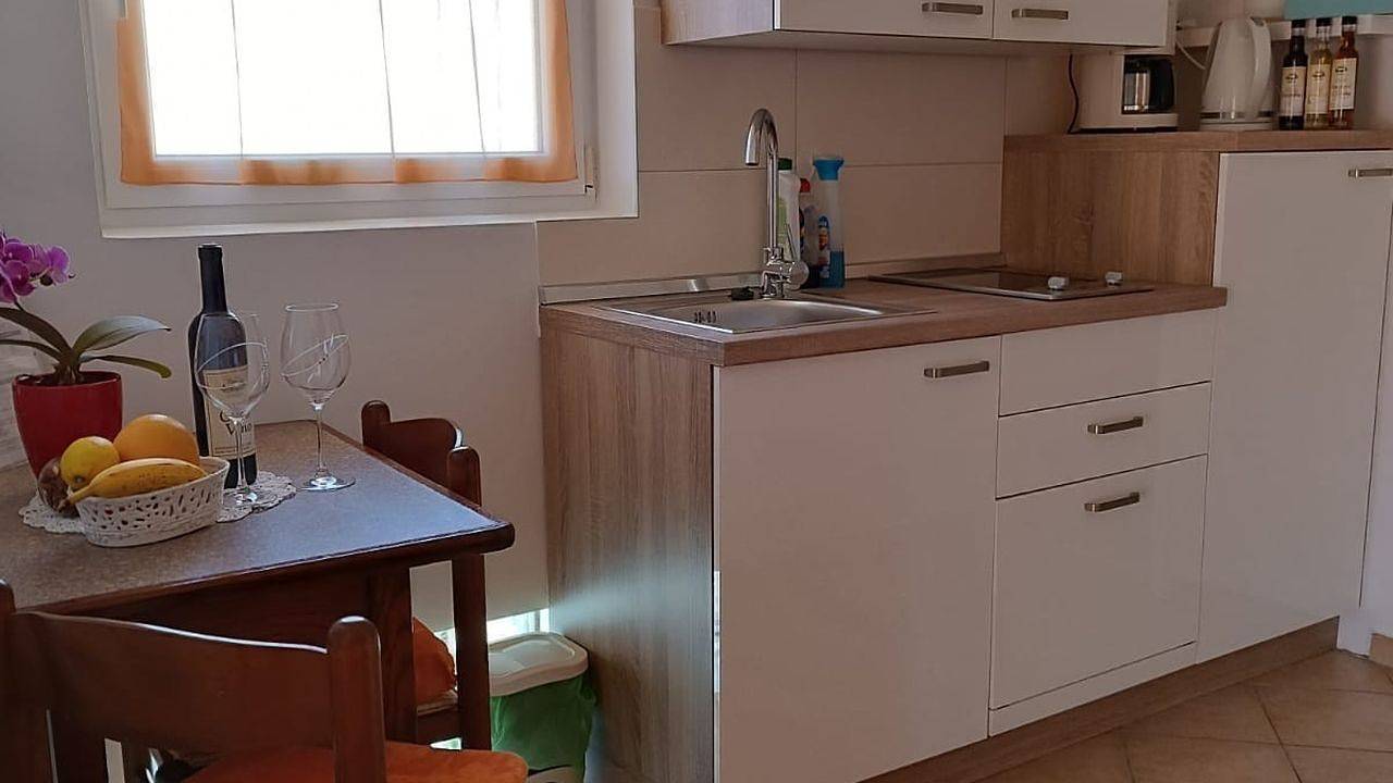 Ganze Ferienwohnung, Ferienwohnung für 2 Personen (25 m²) in Palit in Palit, Rab
