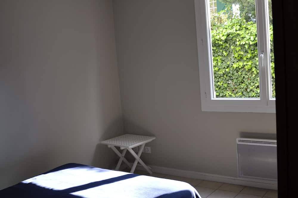Appartement entier, Appartement rénové T3  ( avec jardin et parking)  proche de la plage in Le Moulleau, Arcachon