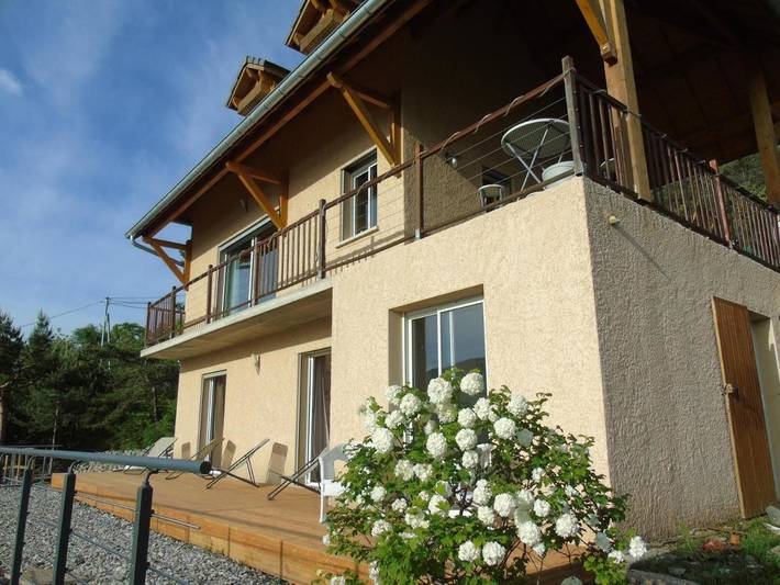 Location de vacances pour 10 personnes, avec vue ainsi que vue sur le lac et jardin, animaux acceptés à Chorges - 2