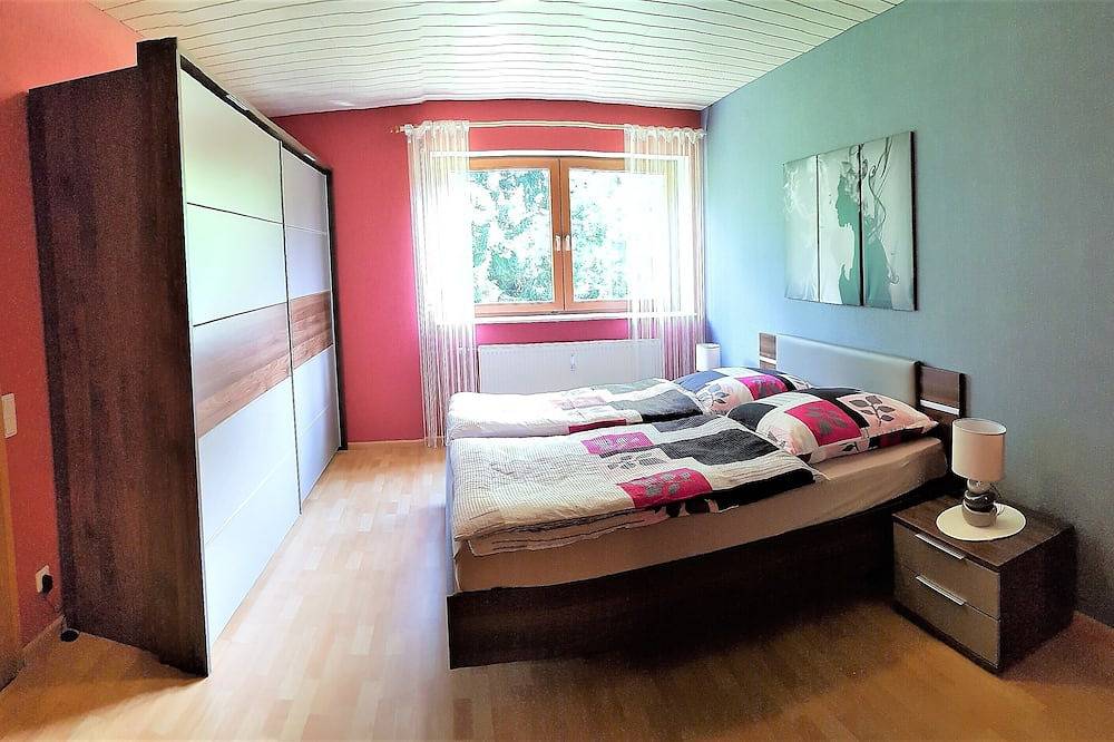 Ganze Wohnung, Voll ausgestattete und liebevoll eingerichtete 60qm grosse Fewo mit Terrasse in Namborn, Saar-Nahe-Bergland