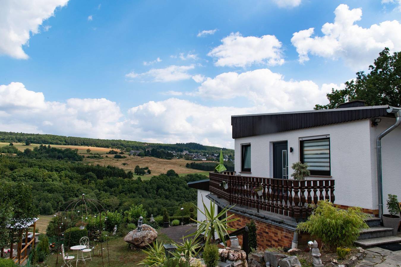 Entire holiday apartment, Ferienwohnung Alpaka-Blick in Schneppenbach, Nahetal