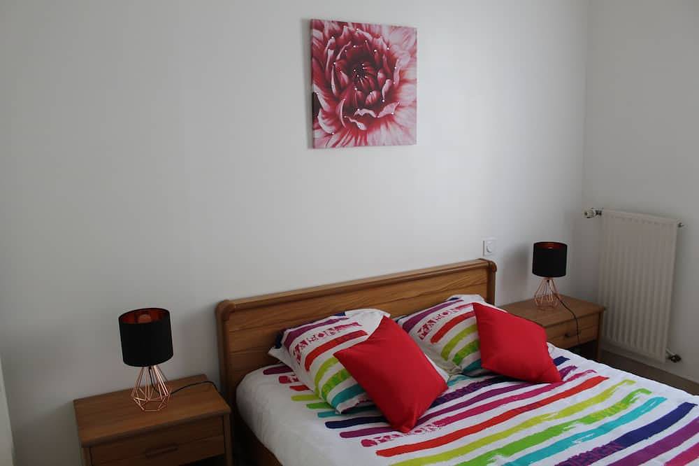 On the heights of Carcassonne with its own private pétanque area in Carcassonne, Carcassonne region