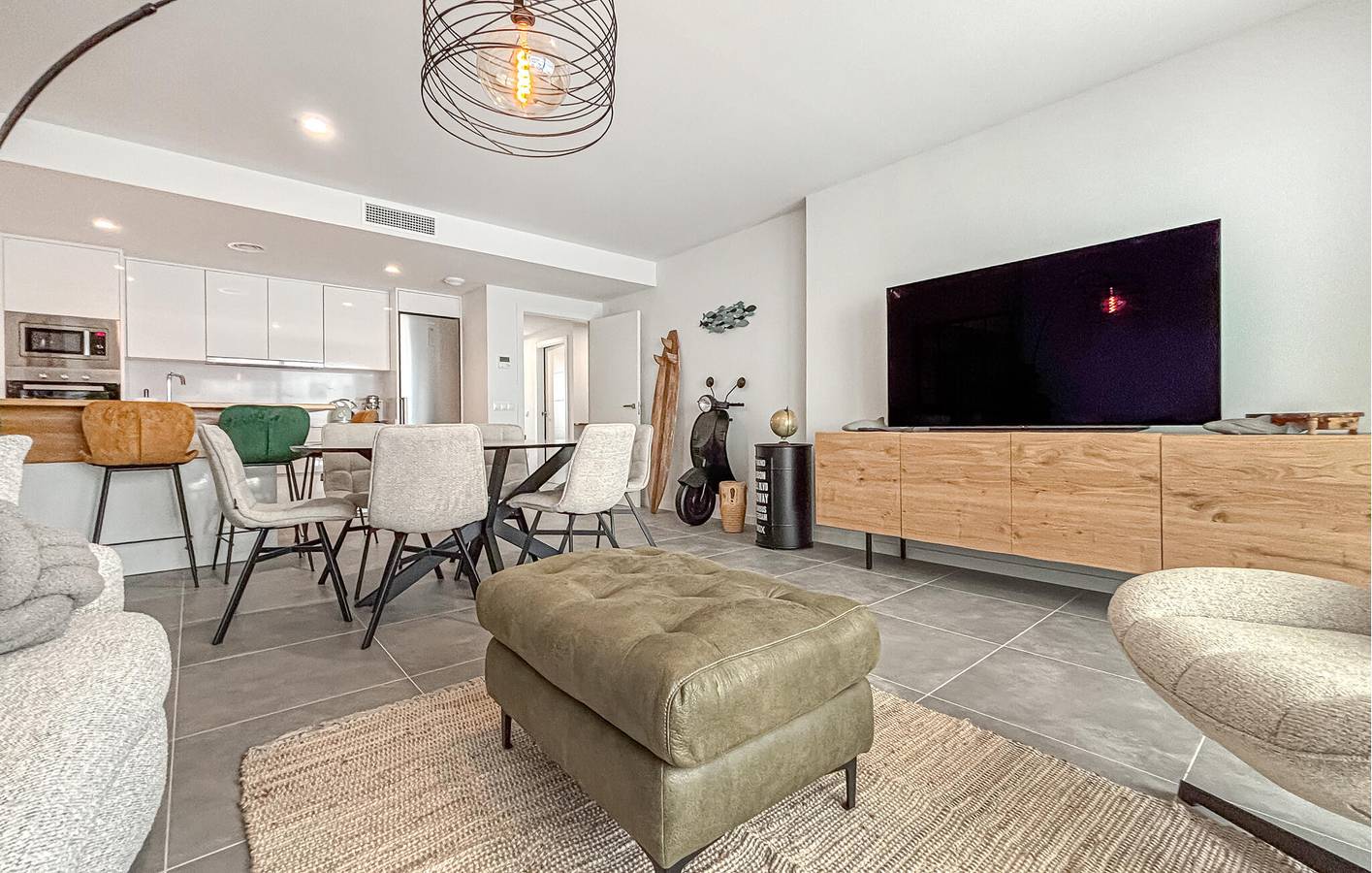 Apartamento vacacional entero, Amplio piso de 180 m² con piscina, terraza y playa cerca in Dehesa de Campoamor, Orihuela
