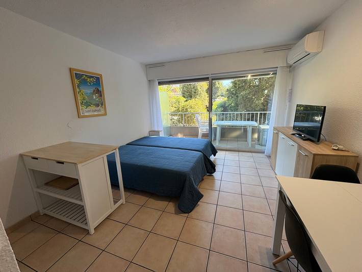 Gîte pour 3 personnes, avec balcon dans Plage Veillat Saint Raphael - 3