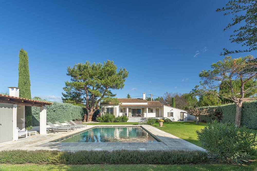 Villa im Herzen des Luberon mit herrlichem Blick in Cabrières-d'Avignon, Regionaler Naturpark Luberon