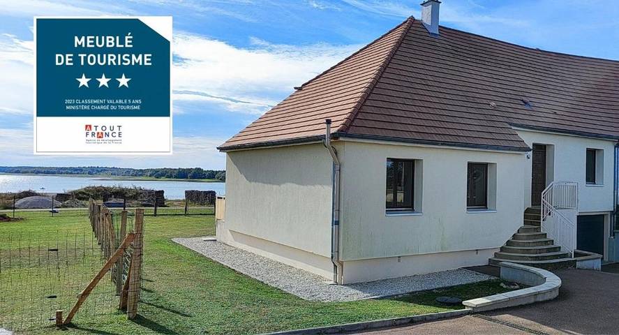 Location de vacances pour 6 personnes, avec vue sur le lac ainsi que jardin et vue à Mathaux - 2