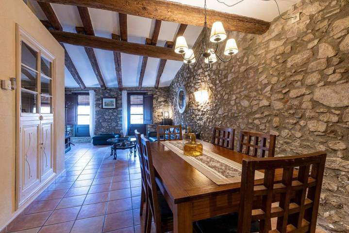 Casa rural para 6 personas, con jardín además de piscina y jacuzzi, Se admiten mascotas en Provincia de Gerona - 4