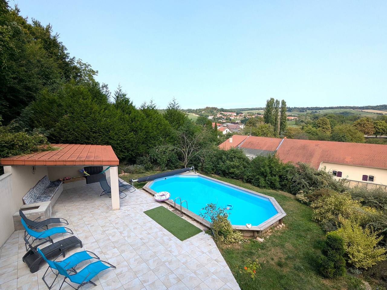 Geräumiges, modernes Haus mit Panoramaterrasse und beheiztem Pool in Favières (Meurthe-et-Moselle), Toul