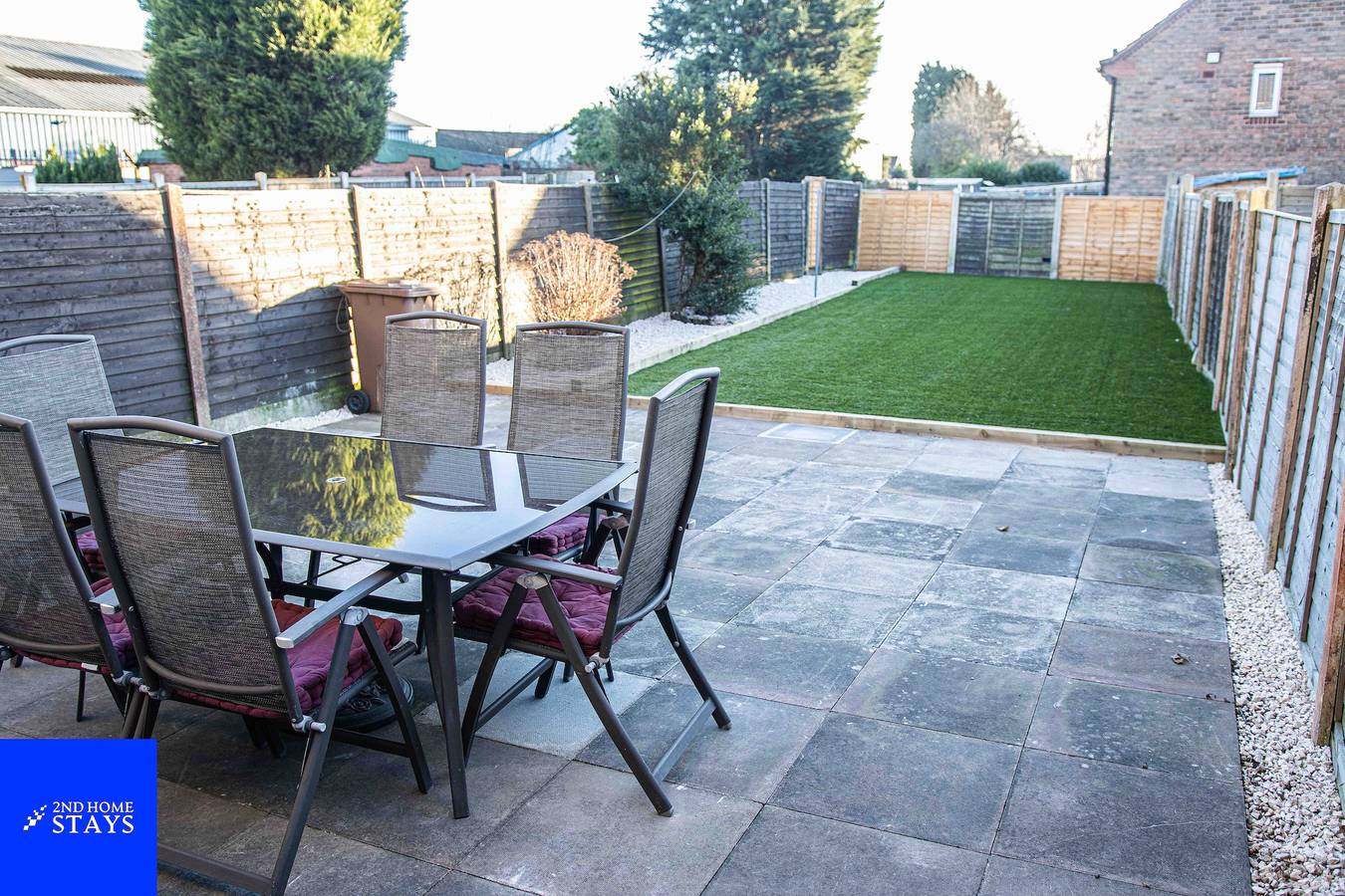3 Bed House Sleeps 7 with Garden and Parking in Walsall, Birmingham Area