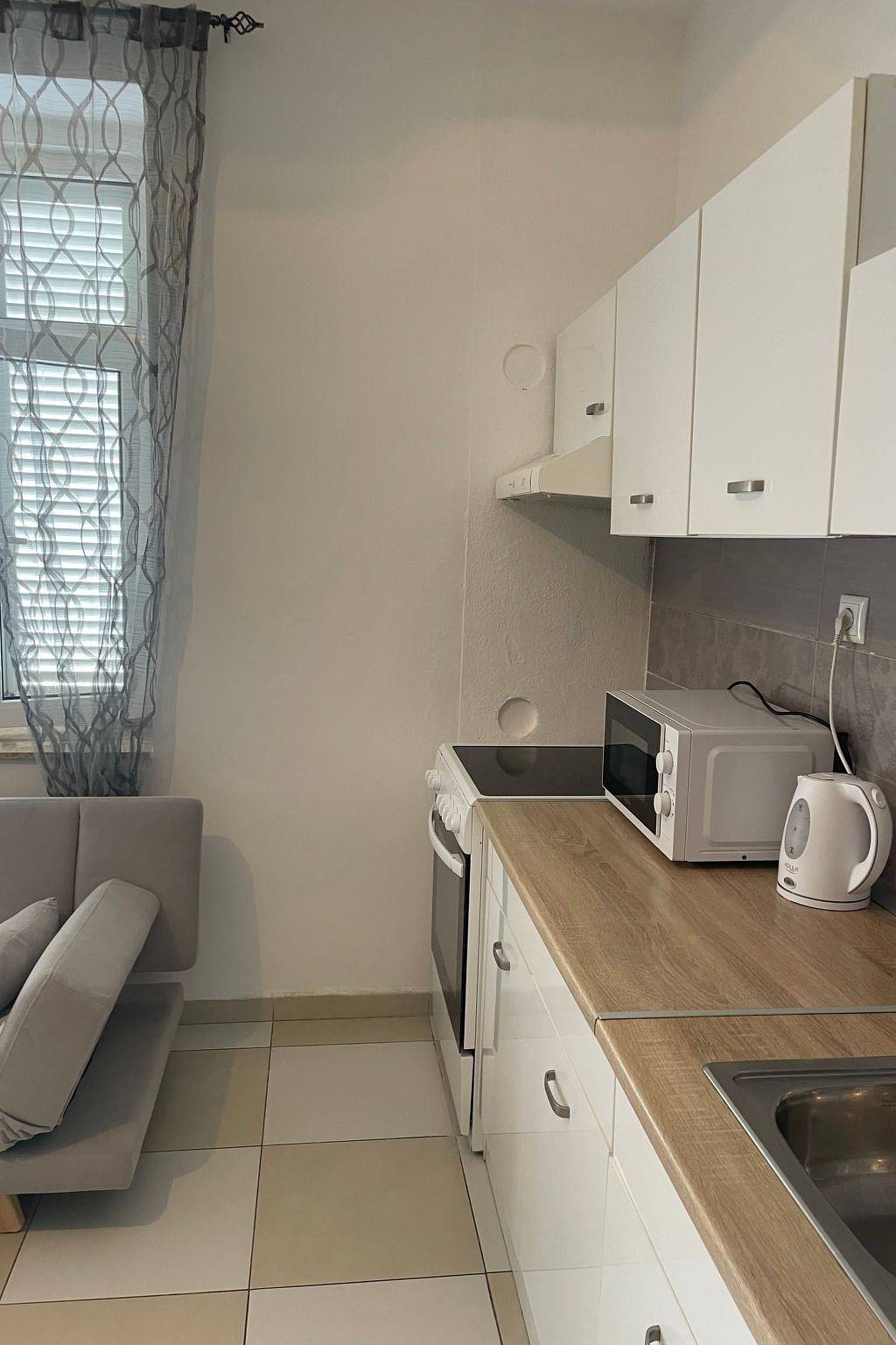 Ganze Wohnung, Mit Blick auf das Wasser in Lopar, Rab