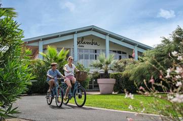 Hôtel pour 3 personnes, avec terrasse ainsi que jardin et piscine dans Plage De La Piste Capbreton