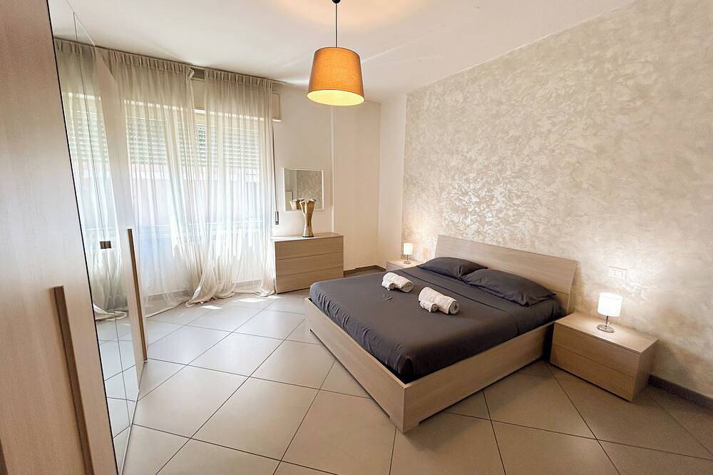 Entire apartment, [Modernity and Comfort] 150sqm Penthouse 3 bedr in Bergamo, Bergamo Province