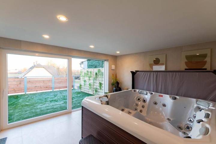 Tente pour 2 personnes, avec jardin et terrasse ainsi que vue et piscine en Moselle - 3