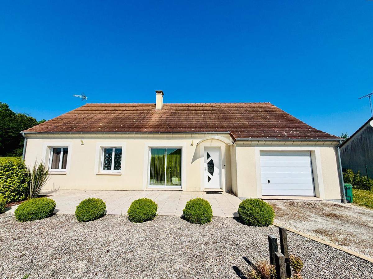 Three-Bedroom Home in Poilly-lez-Gien, Région de Montargis