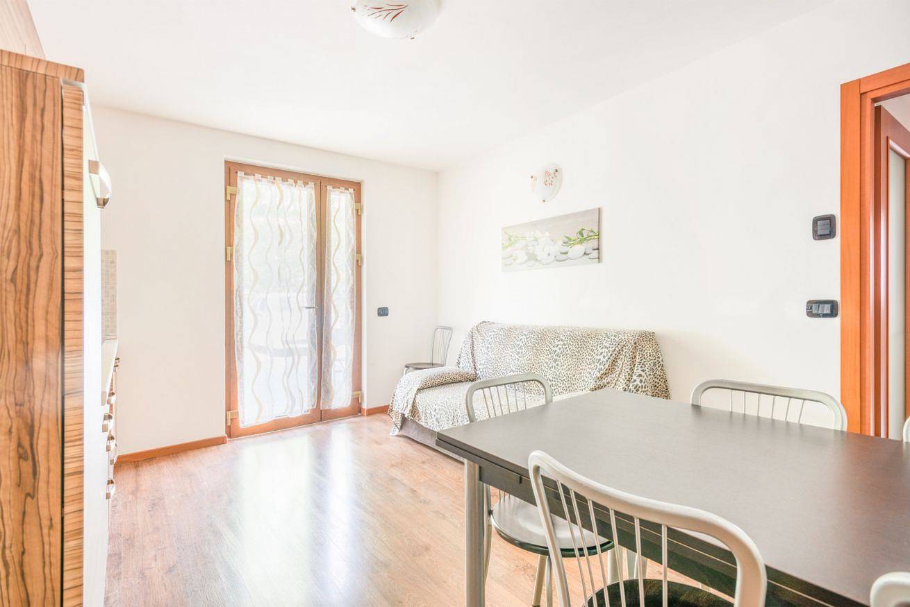 Ganze Wohnung, Residence Toli Garden mit beheizter Pool 30° in Pieve di Ledro, Ledro