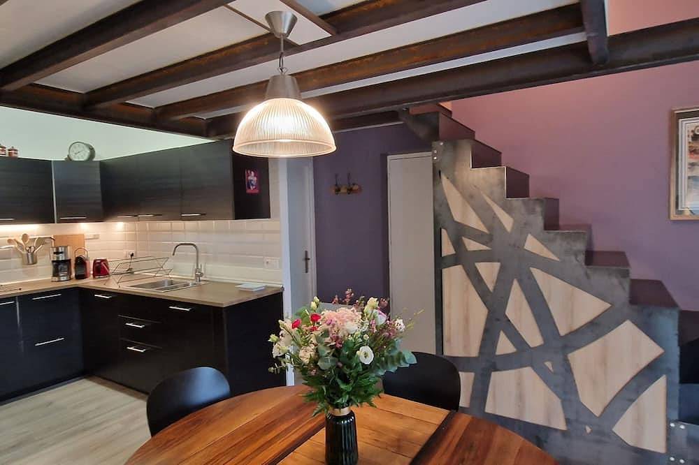 Appartement entier, Bleautiful \"Blanche\" charmant duplex in Fontainebleau, Seine-et-Marne