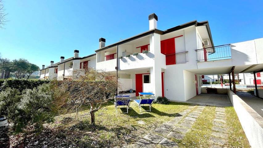 Casa vacanza per 7 persone, con giardino e piscina a Caorle