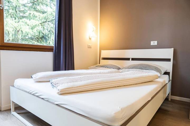 Ferienwohnung für 4 Personen, mit Ausblick und Garten sowie Pool, kinderfreundlich in Meran