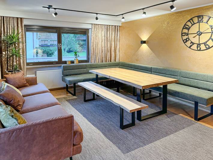 Holiday home for 13 people with balcony in Tux Alps, Ried im Zillertal