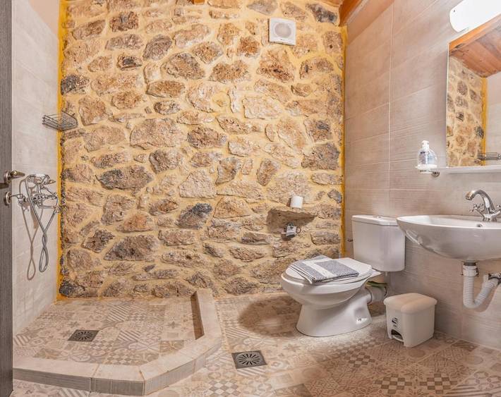Location de vacances pour 6 personnes, avec jardin et terrasse dans Keratokambos - 3