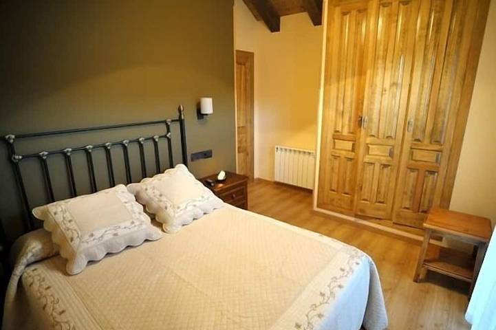 Gîte pour 6 personnes, avec balcon et jardin, animaux acceptés à Biescas - 2