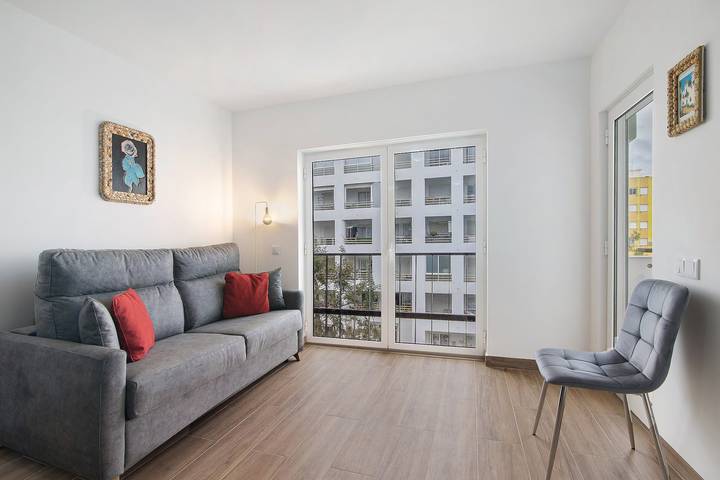 Apartamento entero, Apartamento 'Sol E Mar' con Vista al Mar, Wi-Fi y Aire Acondicionado in Quarteira, Distrito de Faro