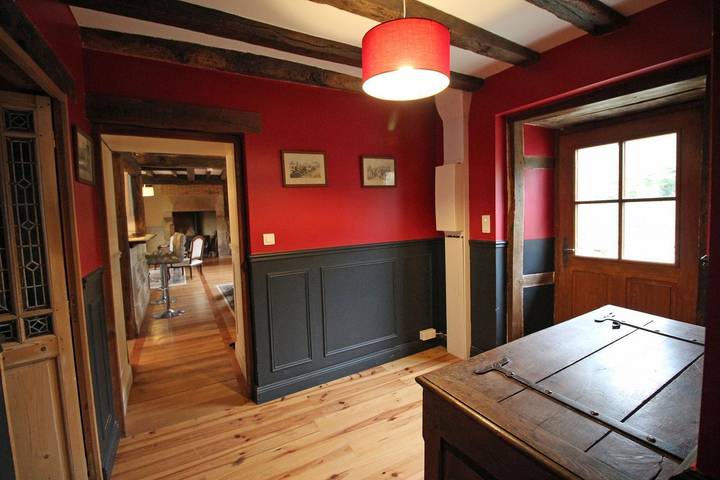 Gîte pour 15 personnes, avec terrasse ainsi que piscine et jardin à Château-Chervix - 4