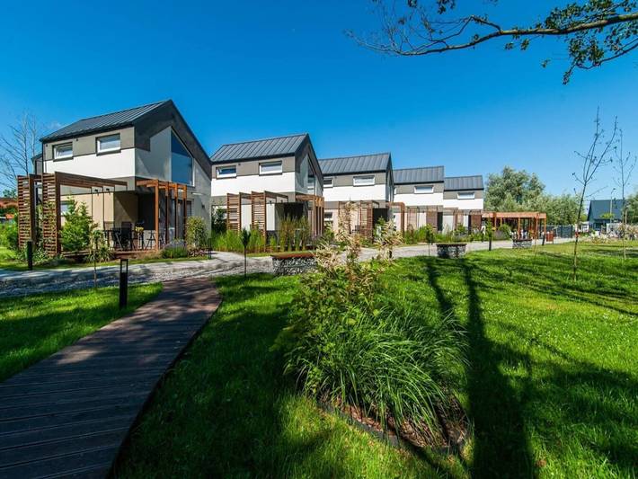 Ferienwohnung für 4 Personen, mit Whirlpool und Terrasse sowie Pool und Sauna in Niechorze
