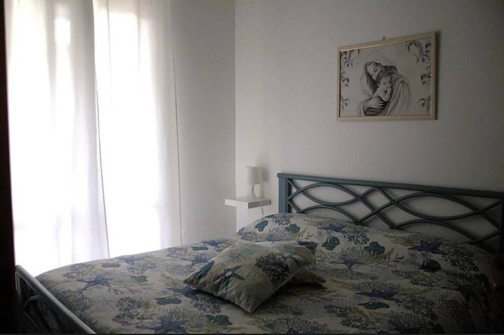 Townhouse near the sea in Campofelice di Roccella, Provincia de Palermo