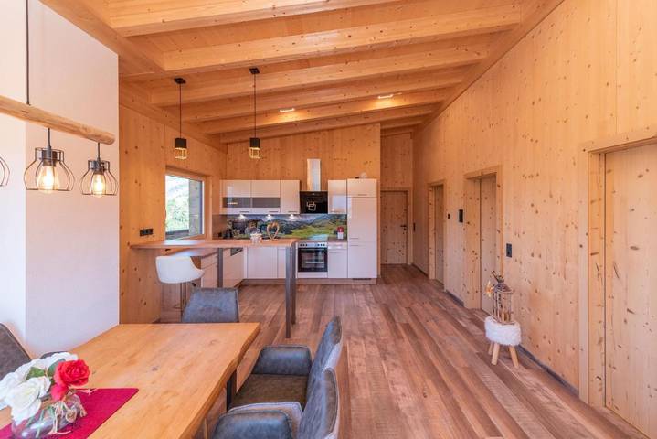 Ferienwohnung für 4 Personen, mit Ausblick und Balkon sowie Garten und Sauna - 1