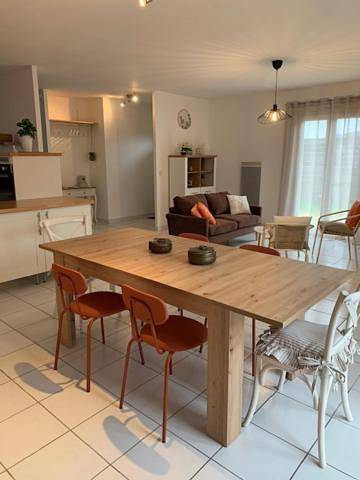 Gîte pour 6 personnes, avec jardin et terrasse à Ludon-Médoc
