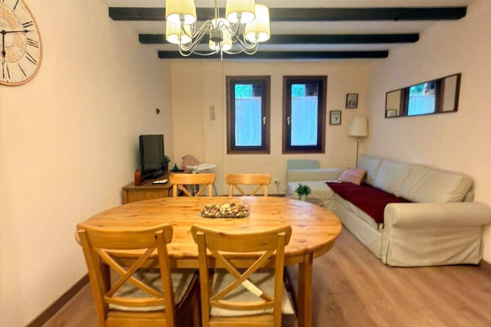 Appartement entier, Canfranc: Appartement 1 Chambre 4 Pers + Parking Inclus in Canfranc, Pyrénées Aragonaises