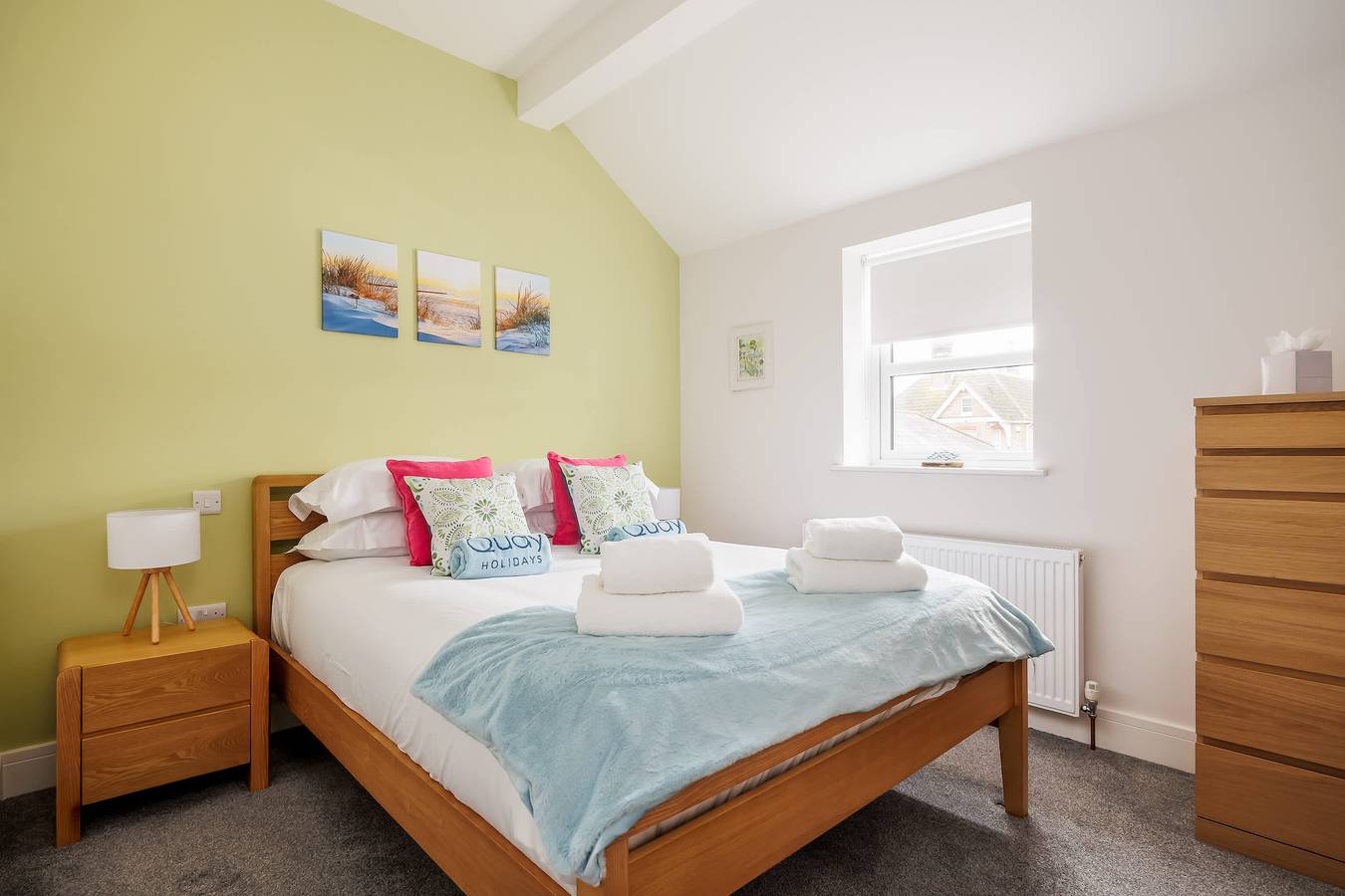 Charlotte Cottage - with alfresco dining area! in Poole, Poole Harbour