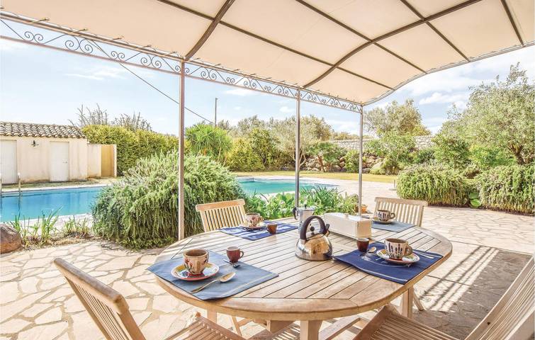 Ferienhaus für 8 Personen, mit Garten und Terrasse sowie Whirlpool und Pool, mit Haustier auf Sizilien - 2