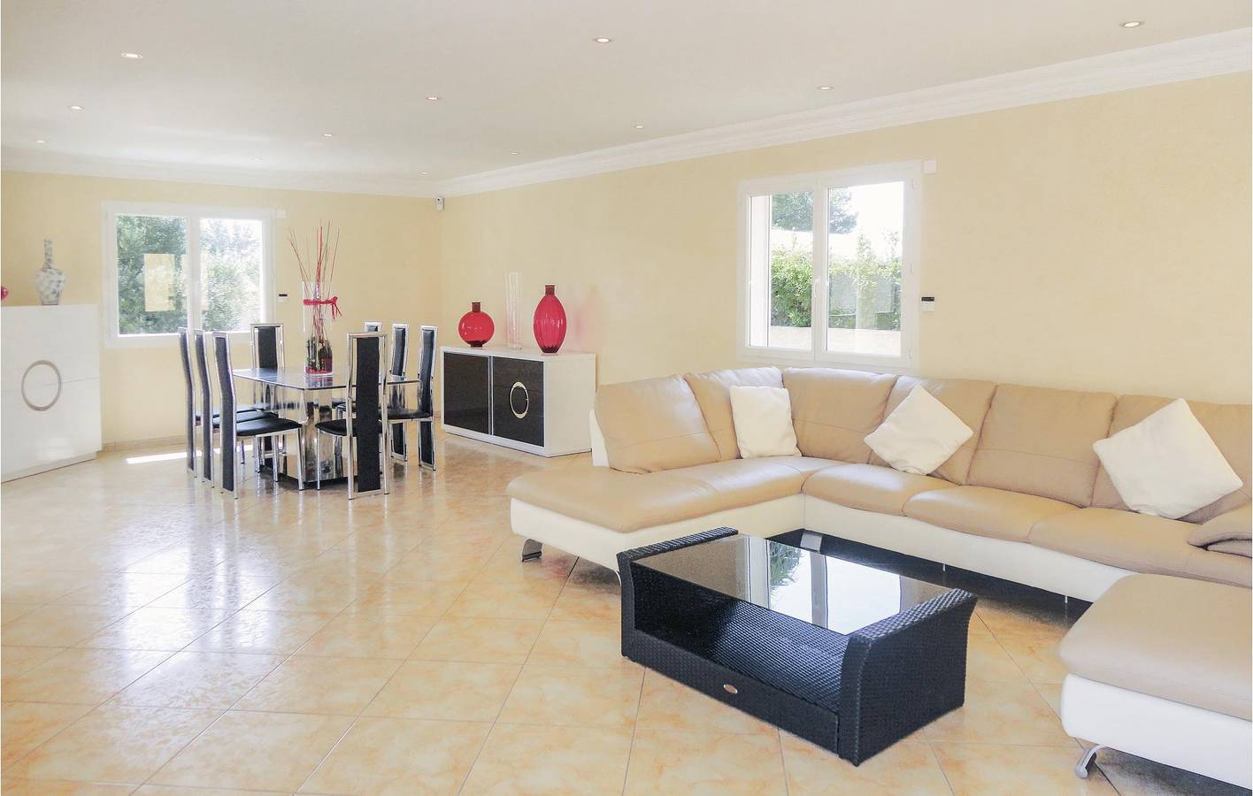 Retraite au bord de la piscine : 200m2 avec parking, climatisation et Internet - 300m de la plage ! in Agde, Côte d'Améthyste