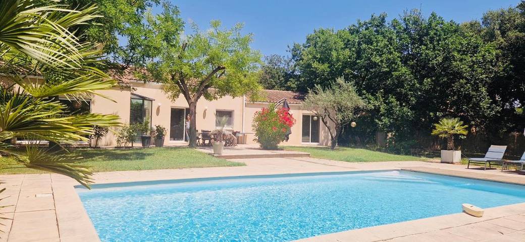 Villa pour 10 personnes, avec jardin et piscine - 1