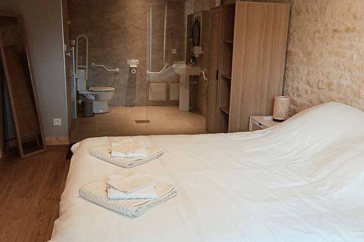 Location de vacances pour 14 personnes, avec jardin à Prissé-la-Charrière - 2