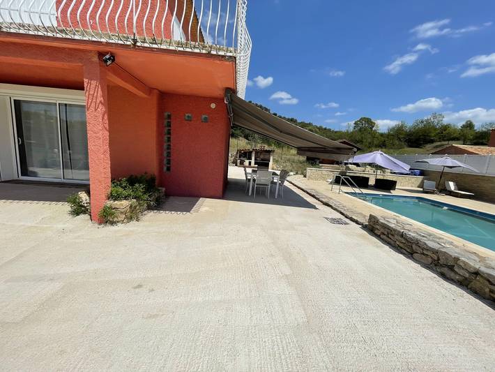 Gîte pour 4 personnes, avec terrasse ainsi que piscine et jardin à Bédarieux - 4