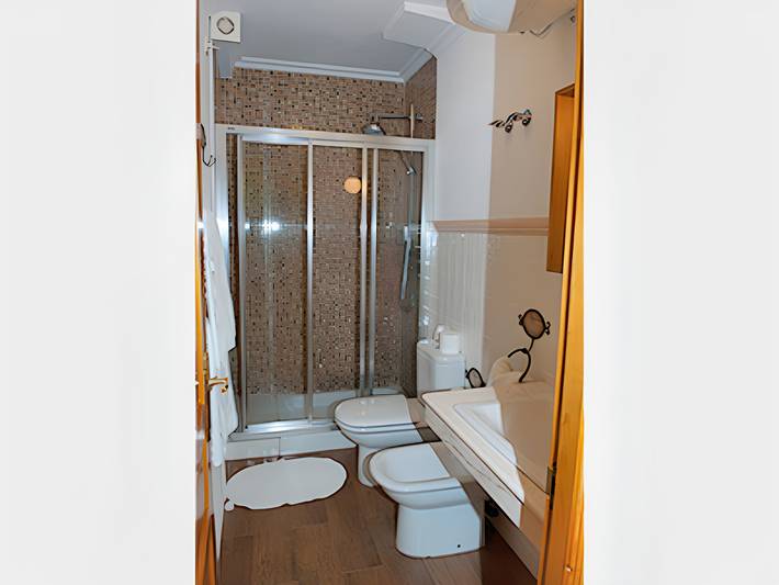 Gîte pour 2 personnes, avec balcon/terrasse ainsi que piscine et terrasse dans Asturies - 4