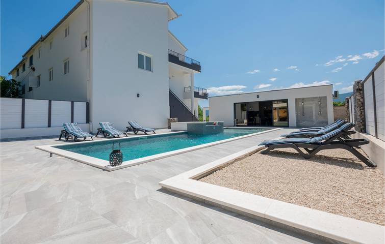 Ferienhaus für 9 Personen, mit Terrasse und Pool in Split-Dalmatien - 2