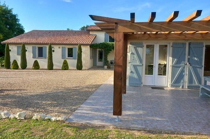 Location de vacances pour 8 personnes, avec terrasse et jardin à Saint-Astier - 3