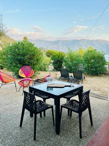 Gîte pour 4 personnes, avec jardin et vue, animaux acceptés à Casaglione