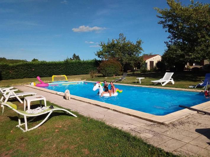 Location de vacances pour 5 personnes, avec piscine et jardin à Vire-sur-Lot - 2