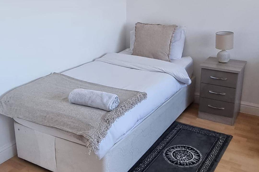 Doncaster Dream House Retreat- Sleeps 9 in South Yorkshire