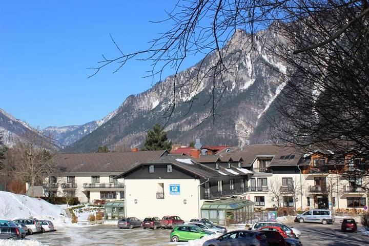 Flackl-Wirt - Comfort-Doppel- oder -Zweibettzimmer, Balkon, Bergblick in Reichenau an der Rax, Wiener Alpen in Niederösterreich