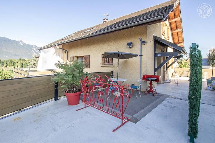 Gîte pour 4 personnes, avec Terrasse à Verel-Pragondran
