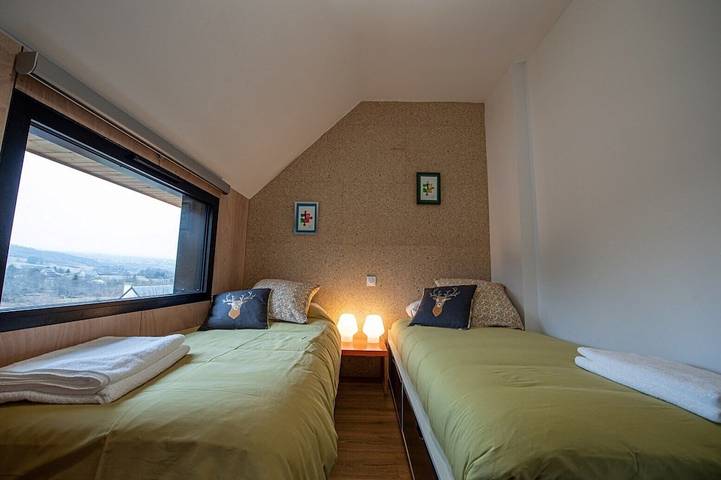 Chalet Henri, Grand Confort, au Calme, vue D'exception, Sauna, 4/6 Personnes in Murol, Regionaler Naturpark Volcans d'Auvergne