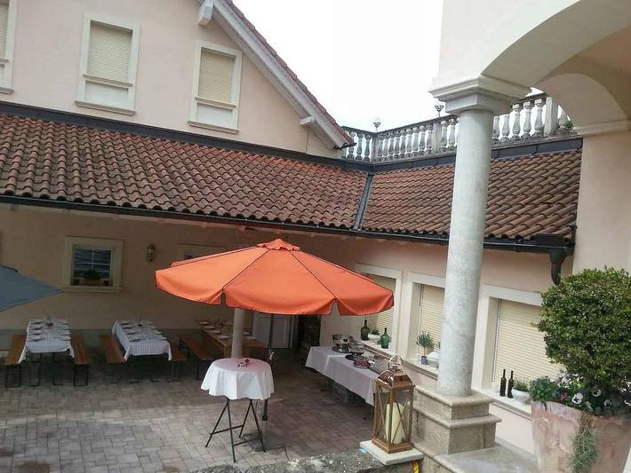 Ganze Wohnung, Weingut-Brennerei-Ferienwohnungen Eugen Wissler - Ferienwohnung 45qm, 2-Zimmerwohnung, max. 3 Personen in Au (Schwarzwald), Südschwarzwald
