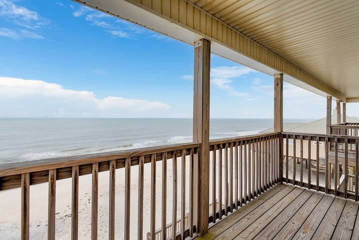 Vacation rental for 20 people, with balcony in Dauphin Island